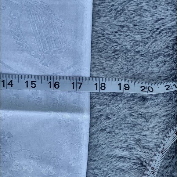 WHITE Embossed Cloth Napkins Set of 4 - Picture 6 of 8